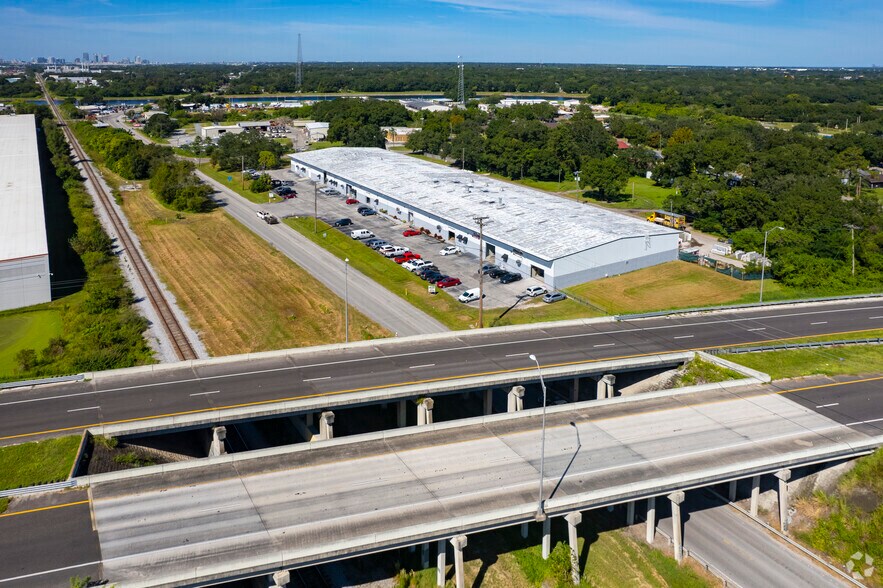 More Photos Of 8100 E Broadway Ave, Tampa Warehouse For Lease
