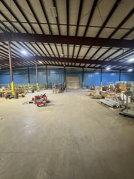 More Photos Of 1301 Industrial Park Rd, Mountain Grove Warehouse For Lease