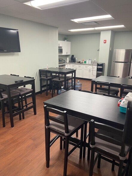 More Photos Of 661 Andersen Dr, Pittsburgh Office For Lease