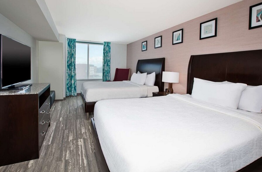 More Photos Of 1300 Cinema Way, Benton Harbor Hotel For Sale