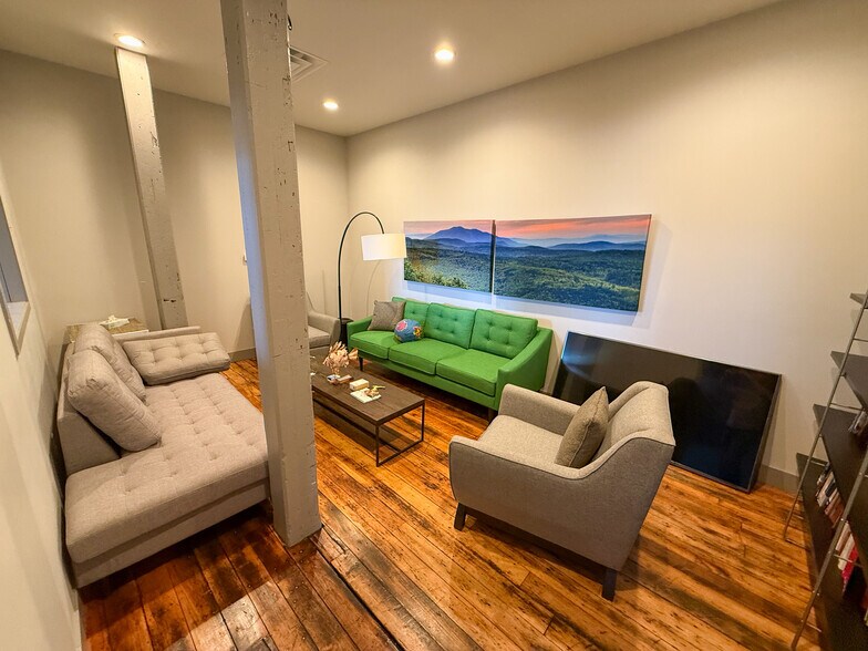 More Photos Of 1 Mill St, Burlington Office For Lease