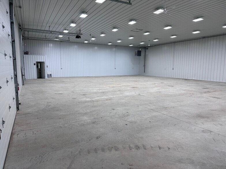 More Photos Of 3707 Elmers Industrial, Traverse City Warehouse For Lease
