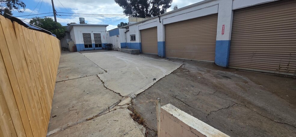 More Photos Of 3814 Acacia St, San Diego Auto Repair For Sale