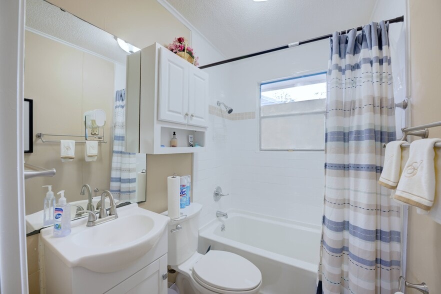 More Photos Of 2126 Chestnut St, Columbia Schools For Sale