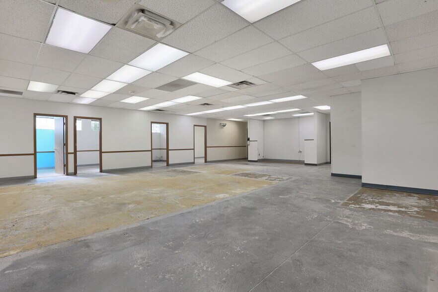 More Photos Of 799 N Hague Ave, Columbus Warehouse For Lease