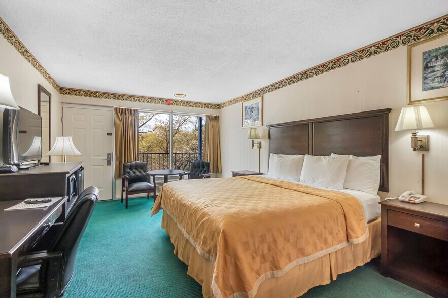 More Photos Of 110 Huntsville Rd, Eureka Springs Hotel For Sale