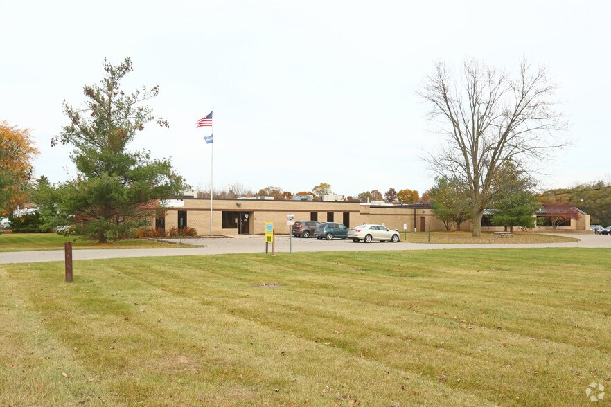 More Photos Of 100-102 N Staebler Rd, Ann Arbor Manufacturing For Lease