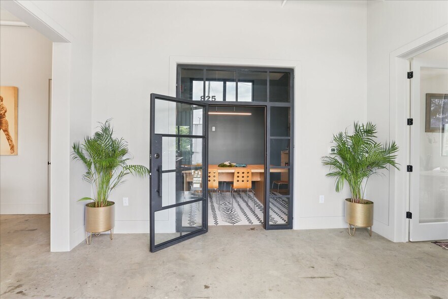 More Photos Of 825 Thalia St, New Orleans Storefront Retail Office For Sale
