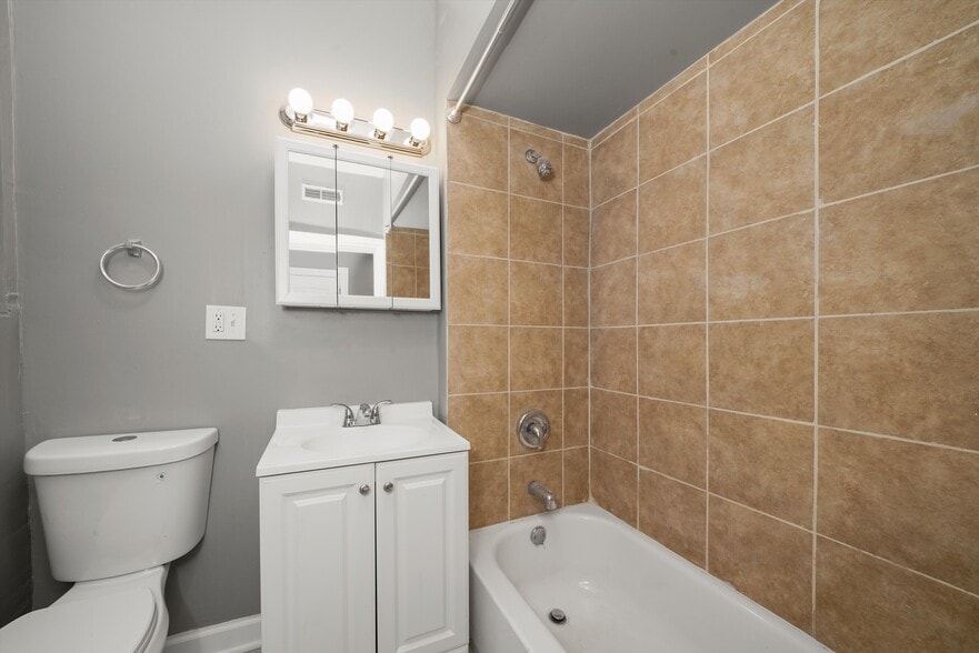 More Photos Of 7152 S Emerald Ave, Chicago Apartments For Sale