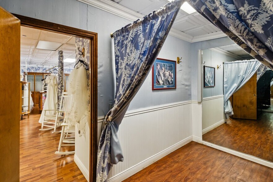 More Photos Of 4066 Broward Blvd, Fort Lauderdale Storefront Retail Office For Sale