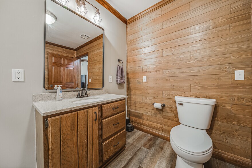 More Photos Of 23095 Buena Vista Rd, Rockbridge Apartments For Sale
