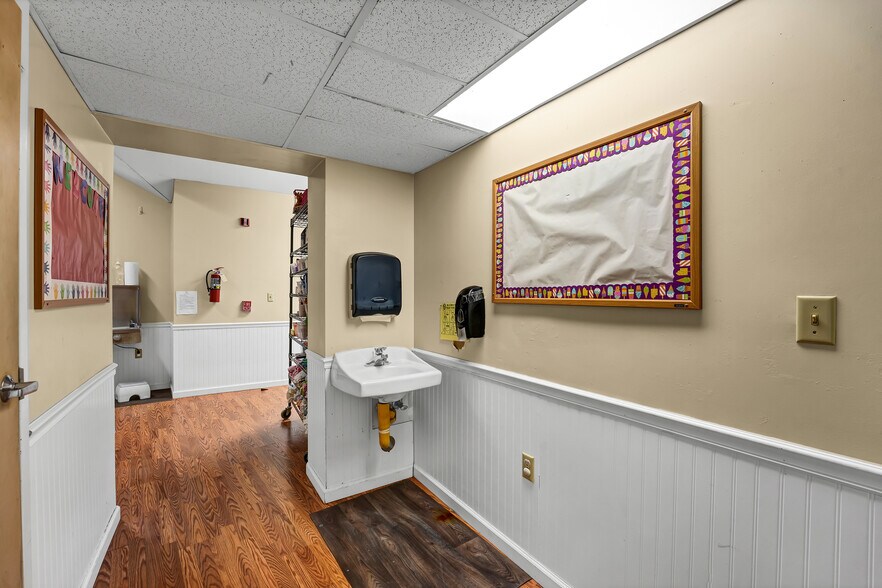 More Photos Of 7828 S Northshore Dr, Knoxville Schools For Sale