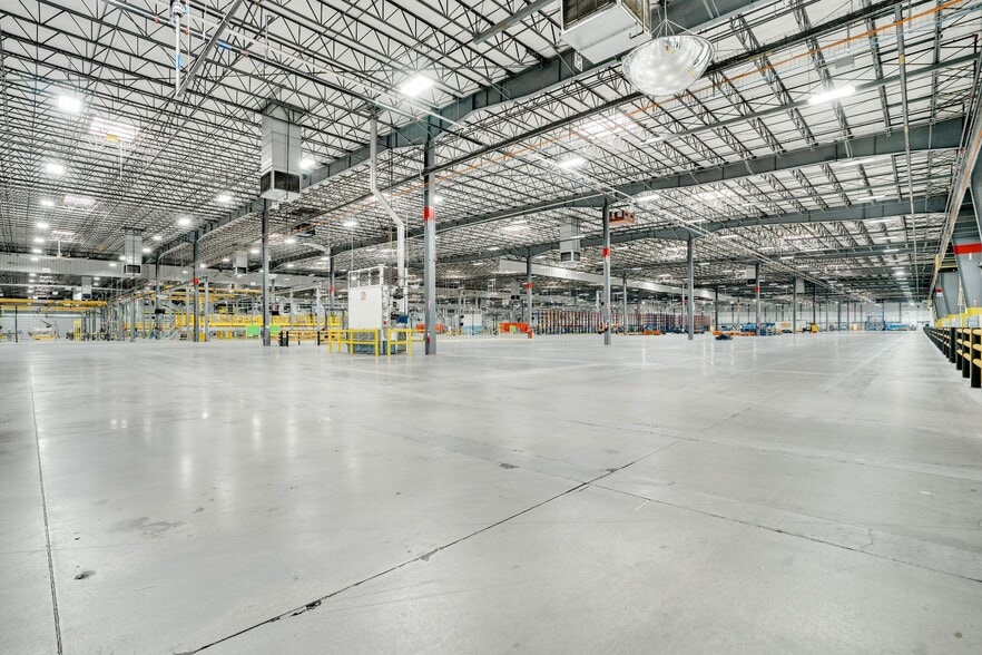 More Photos Of 100 Morgan Olson Way, Ringgold Manufacturing For Lease