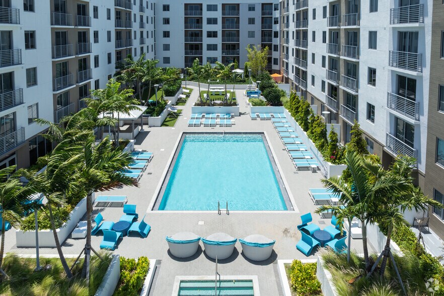 More Photos Of 200 NE 1st Ave, Pompano Beach Apartments For Lease