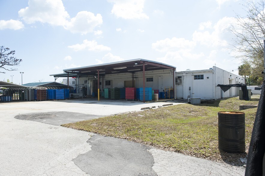 More Photos Of 2610 Orange Ave, Fort Pierce Warehouse For Lease