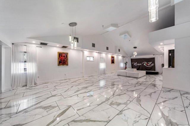 More Photos Of 4225 Crenshaw Blvd, Los Angeles Bar For Lease