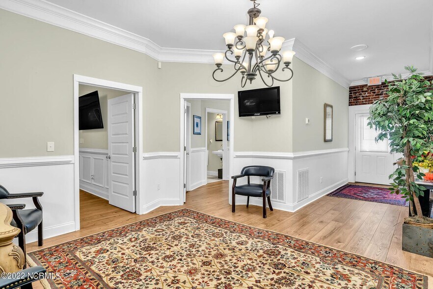 More Photos Of 803 Dawson St, Wilmington Storefront Retail Office For Sale