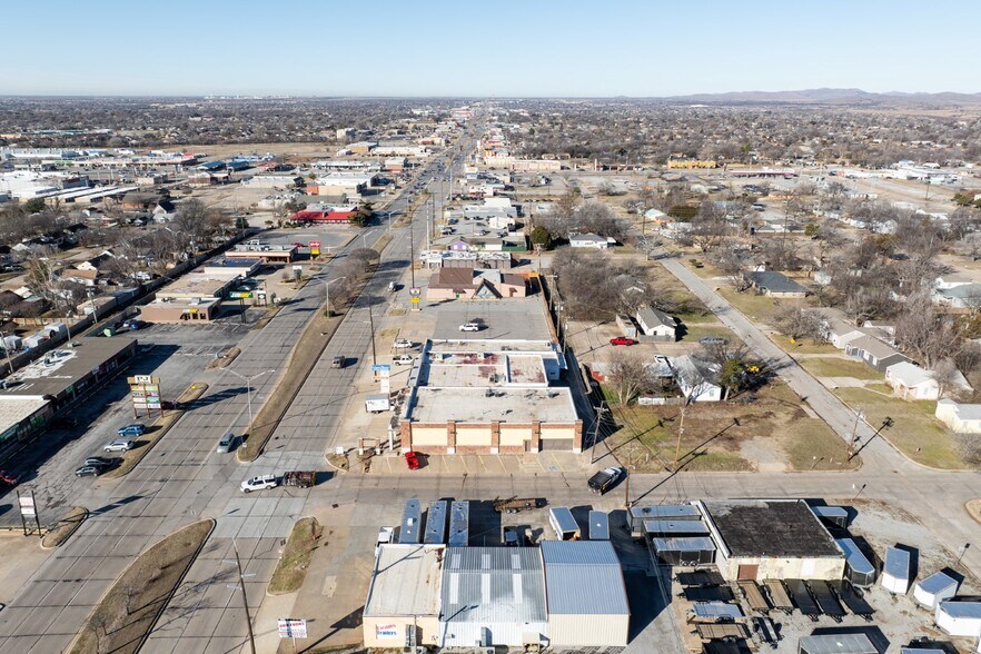 More Photos Of 1801 NW Cache Rd, Lawton Medical For Lease