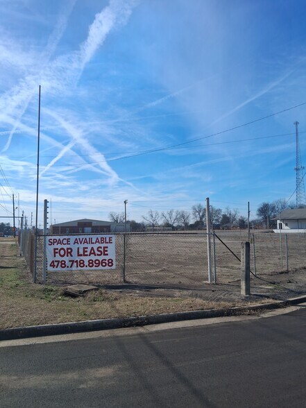 More Photos Of 4459 Broadway, Macon Distribution For Sale