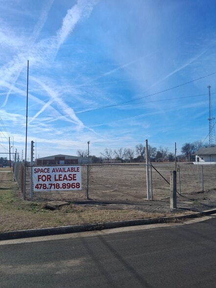 More Photos Of 4459 Broadway, Macon Distribution For Sale