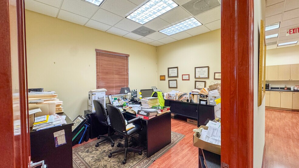 More Photos Of 401-425 NW 10th Ter, Hallandale Beach Flex For Sale