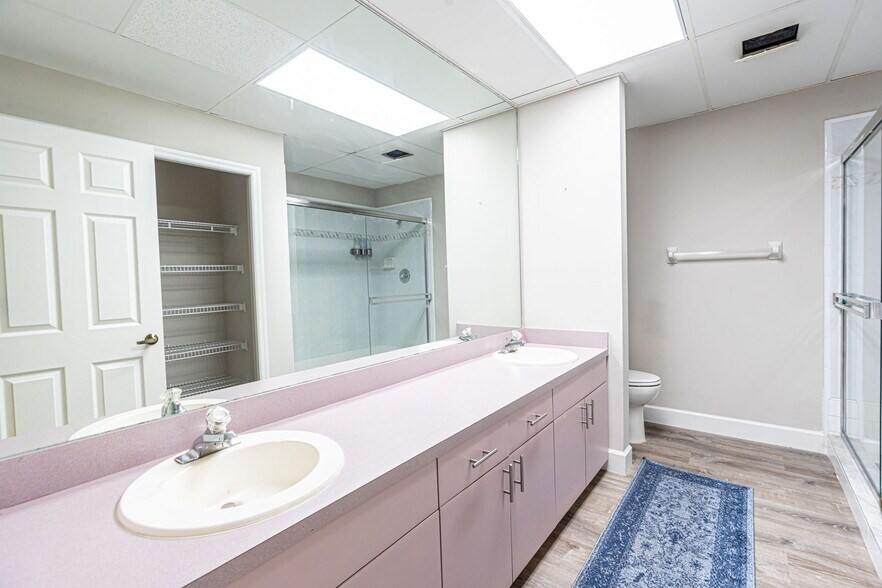 More Photos Of 150 Pondella Rd, North Fort Myers Medical For Sale