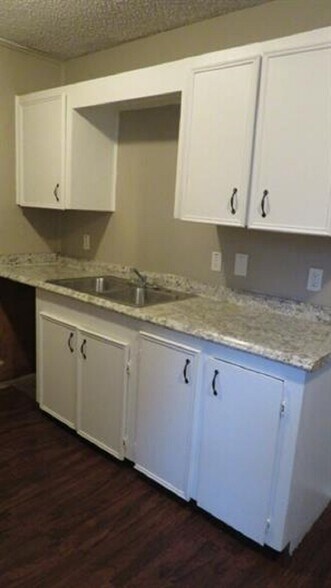 More Photos Of 1301 Pine St, Texarkana Apartments For Sale