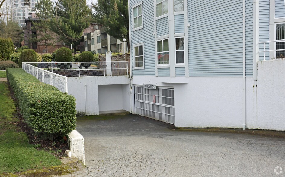 More Photos Of 10050-10090 137 A St, Surrey Apartments For Sale