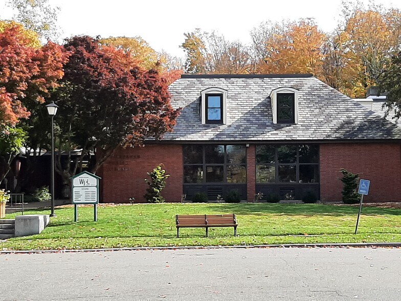 More Photos Of 2 Crane Park Dr, Wilbraham Medical For Lease