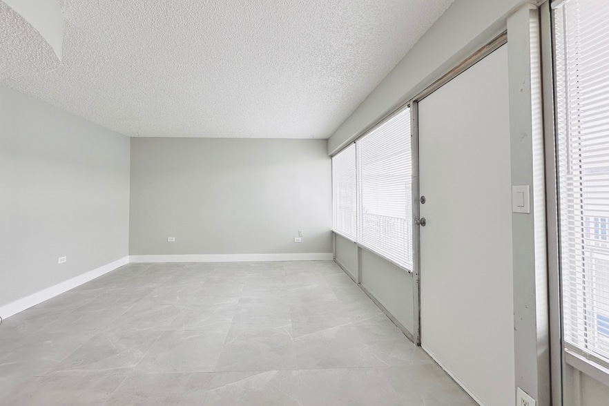 More Photos Of 999 W Prospect Rd, Oakland Park Apartments For Sale