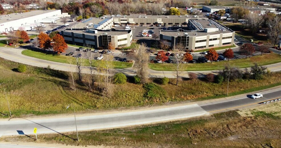 More Photos Of 7300 Hudson Blvd N, Oakdale Unknown For Lease