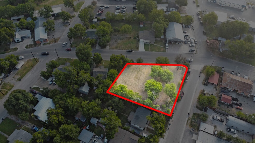 More Photos Of 962 S Castell Ave, New Braunfels Land For Sale