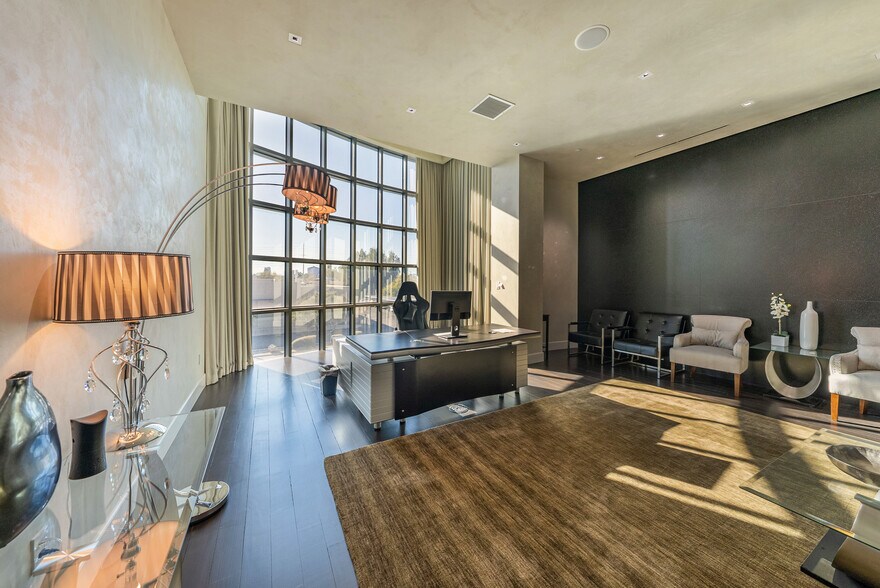 More Photos Of 2960 W Sahara Ave, Las Vegas Office For Lease