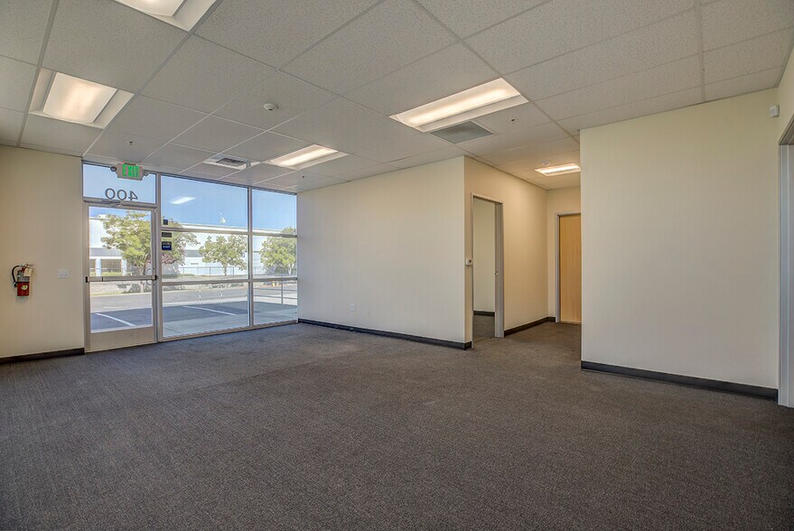 More Photos Of 8440 Rovana Cir, Sacramento Warehouse For Lease