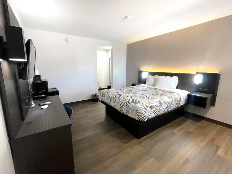 More Photos Of 1820 S 1st St, Artesia Hotel For Sale