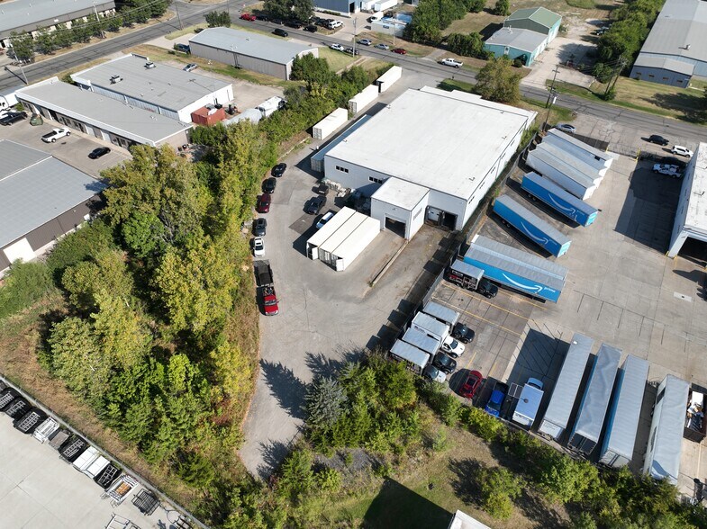 More Photos Of 4981 Factory Dr, Fairfield Warehouse For Lease