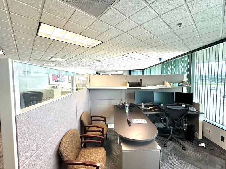 More Photos Of 8001 Broadway, Merrillville Office For Lease