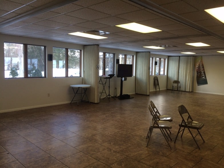 More Photos Of 2 Scofieldtown Rd, Stamford Religious Facility For Sale