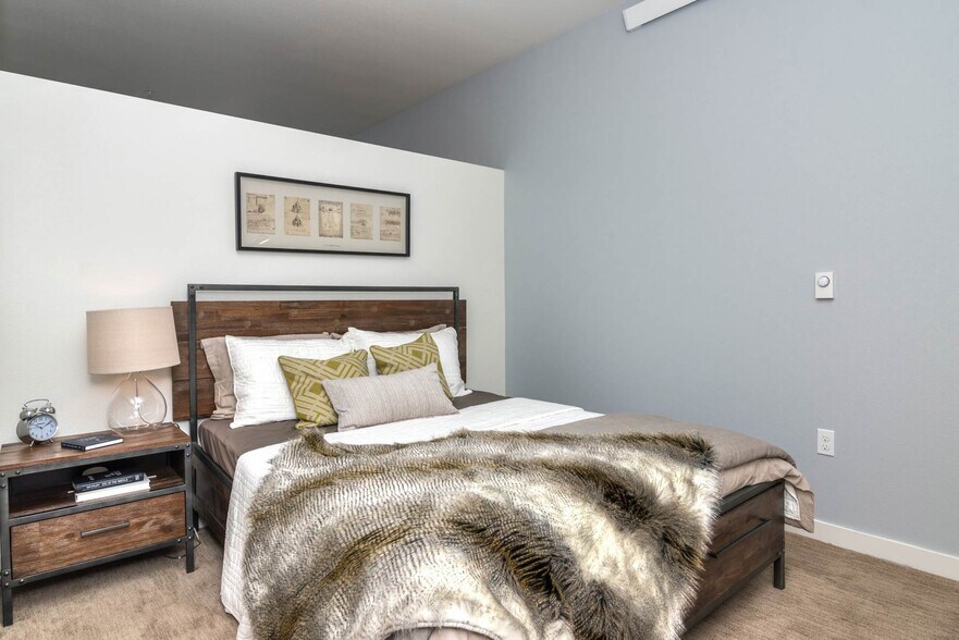More Photos Of 1515 NW 21st Ave, Portland Apartments For Lease