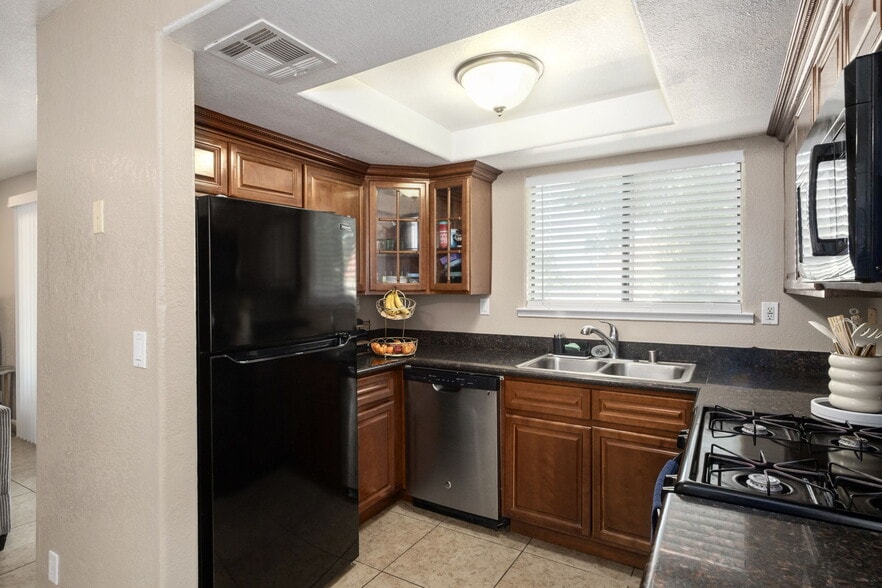 More Photos Of 4308 E Woodward Ave, Fresno Apartments For Sale