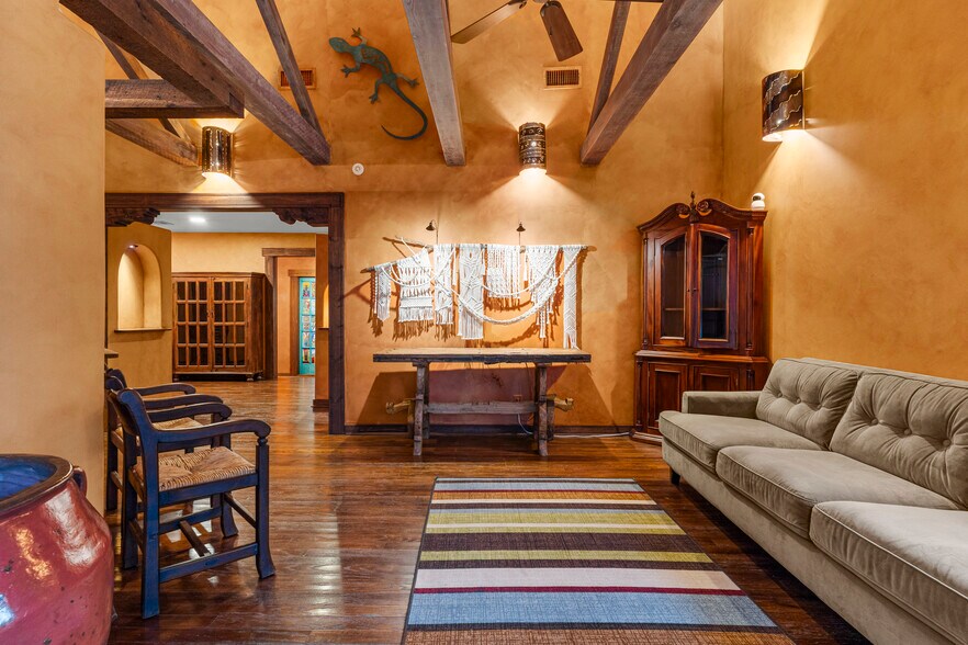 More Photos Of 3228 S Jamestown Ave, Tulsa Medical For Sale