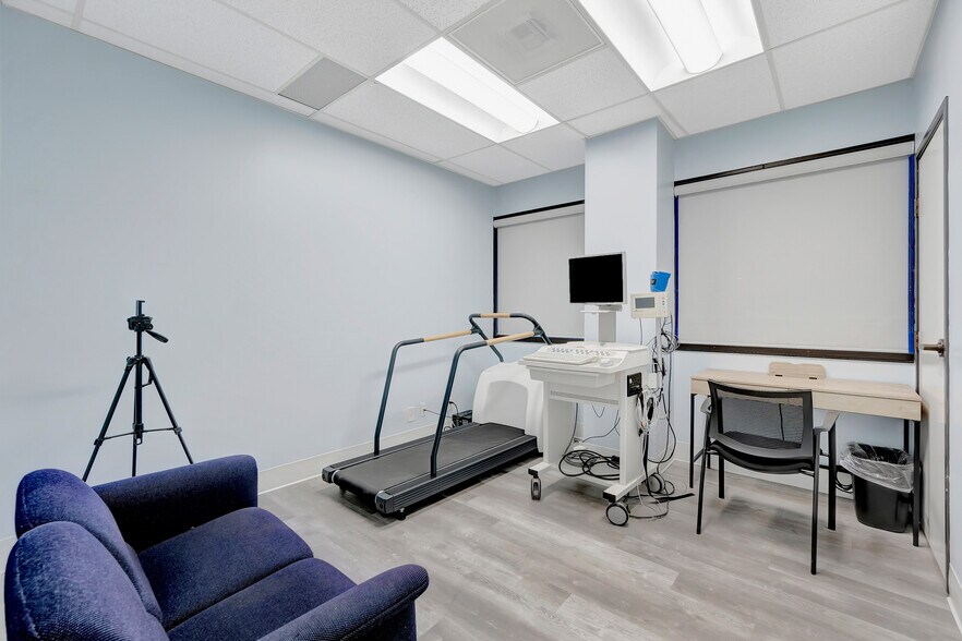 More Photos Of 18800 Delaware St, Huntington Beach Medical For Sale