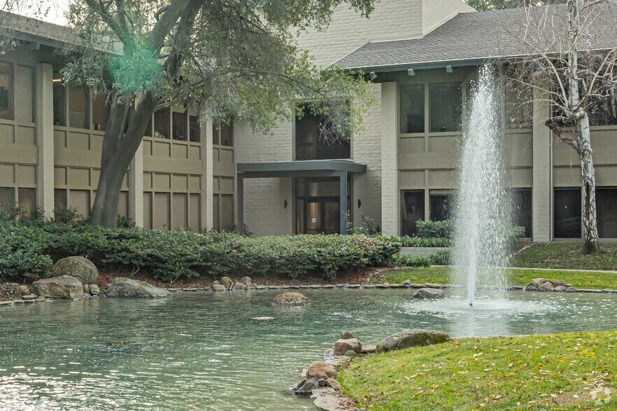 More Photos Of 3600 American River Dr, Sacramento Office For Lease