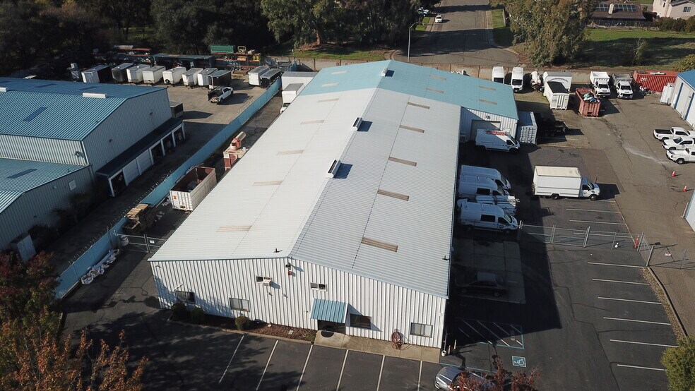 Primary Photo Of 140 Flocchini Cir, Lincoln Warehouse For Lease