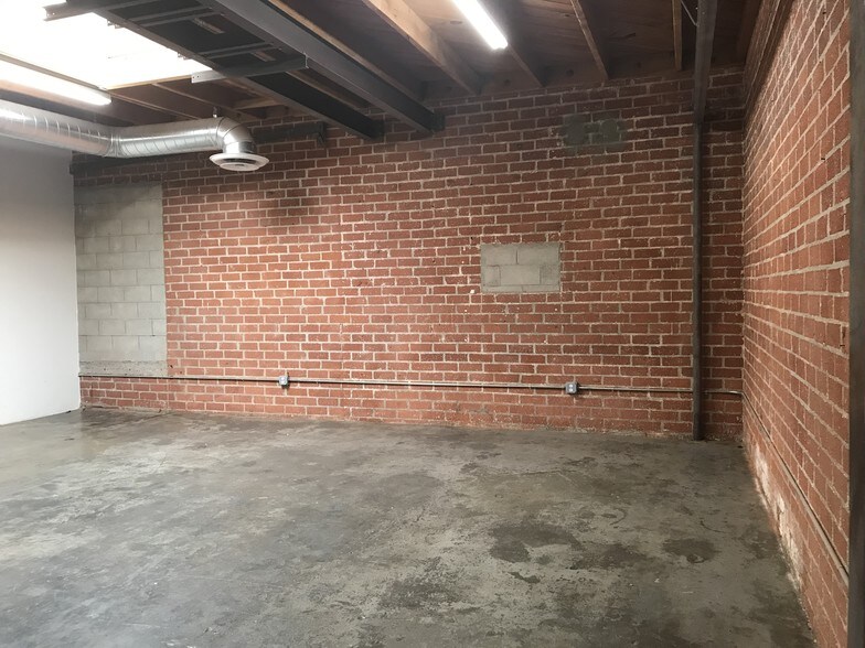 More Photos Of 2234 Barry Ave, Los Angeles Warehouse For Lease