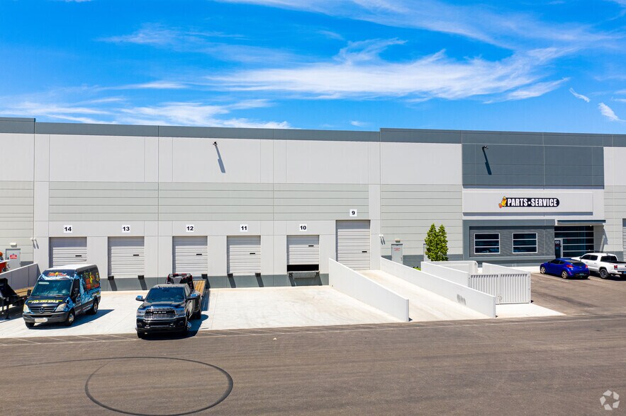 More Photos Of 1550 Raiders Way, Henderson Warehouse For Lease