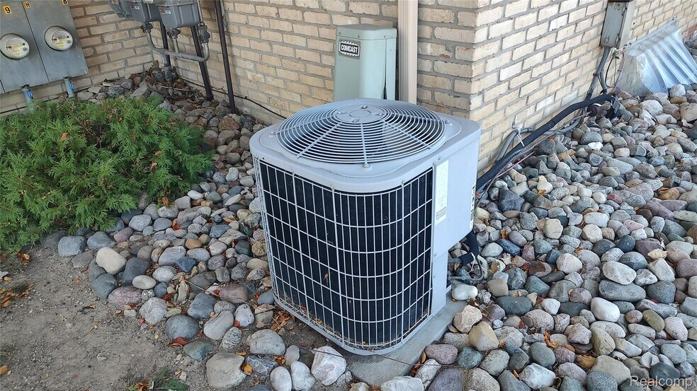 More Photos Of 5154 Miller Rd, Flint Medical For Sale