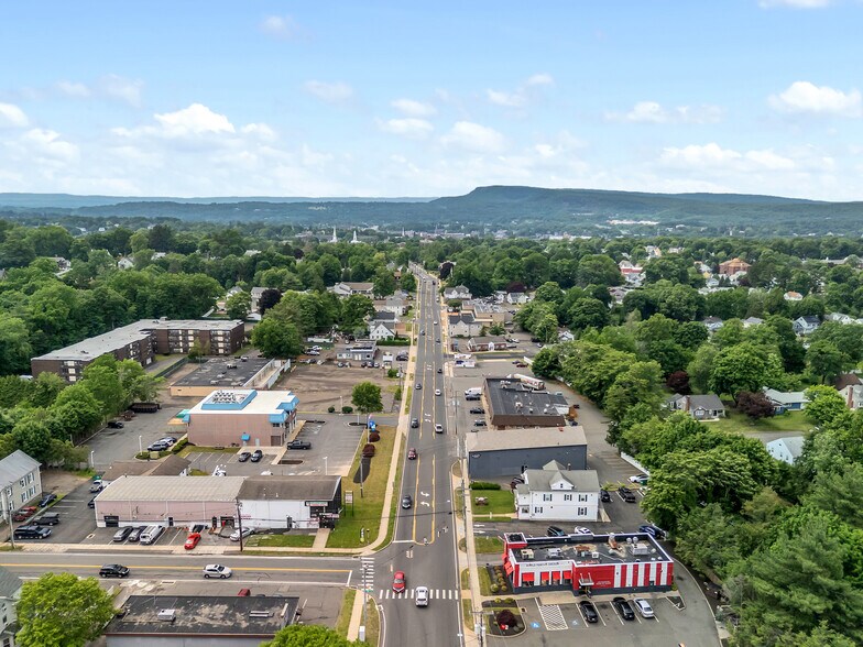 More Photos Of 710 E Main St, Meriden Freestanding For Sale