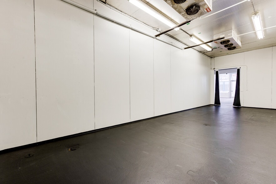 More Photos Of 829 E Warrington Ave, Pittsburgh Storefront Retail Office For Lease