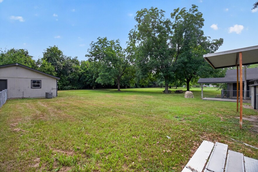 More Photos Of 9326 Kay Ln, Houston Office Residential For Sale